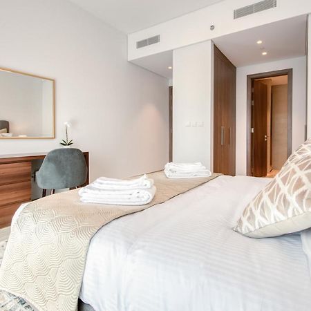Sol Living - Sol Avenue Apartment Дубай Екстериор снимка