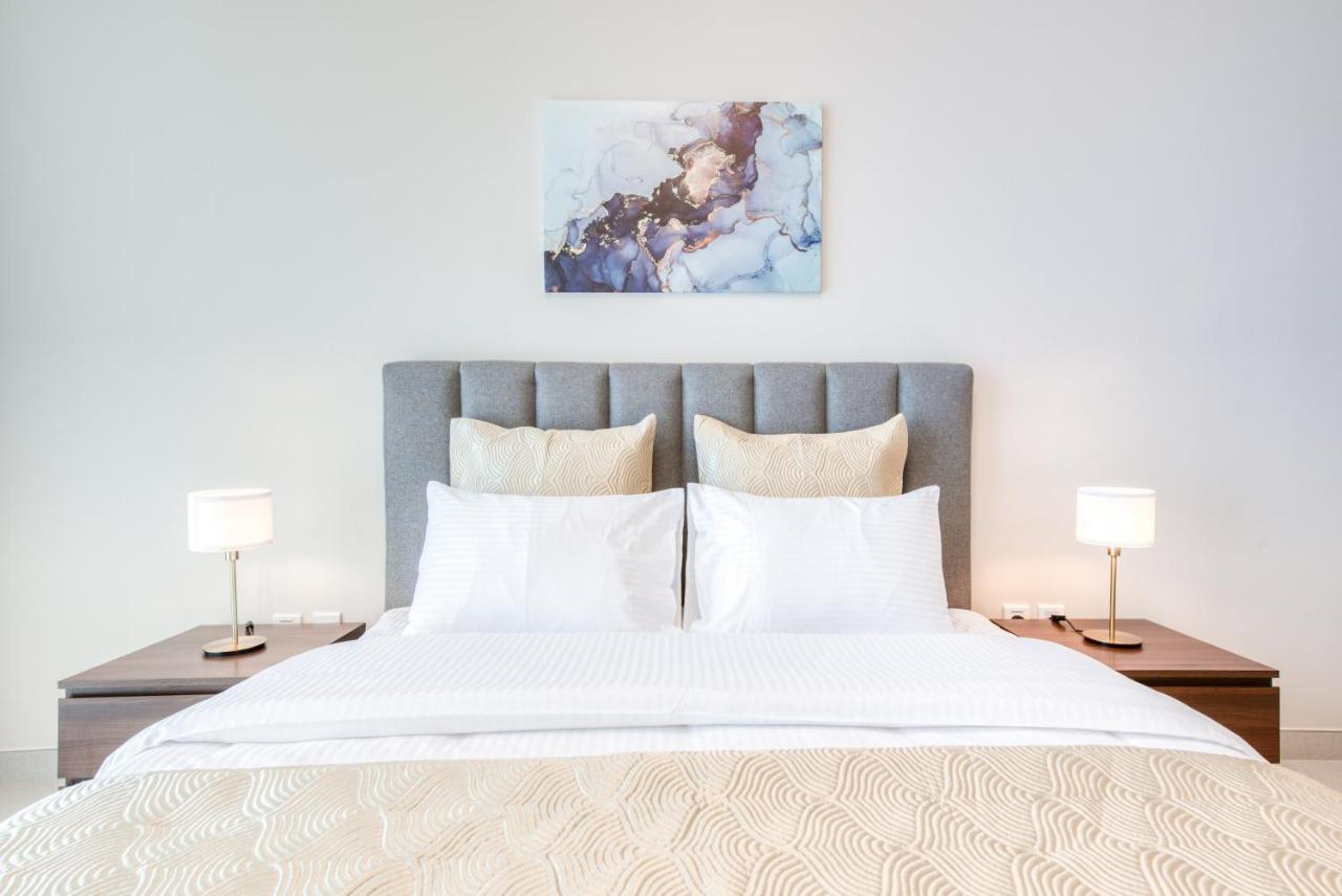 Sol Living - Sol Avenue Apartment Дубай Екстериор снимка