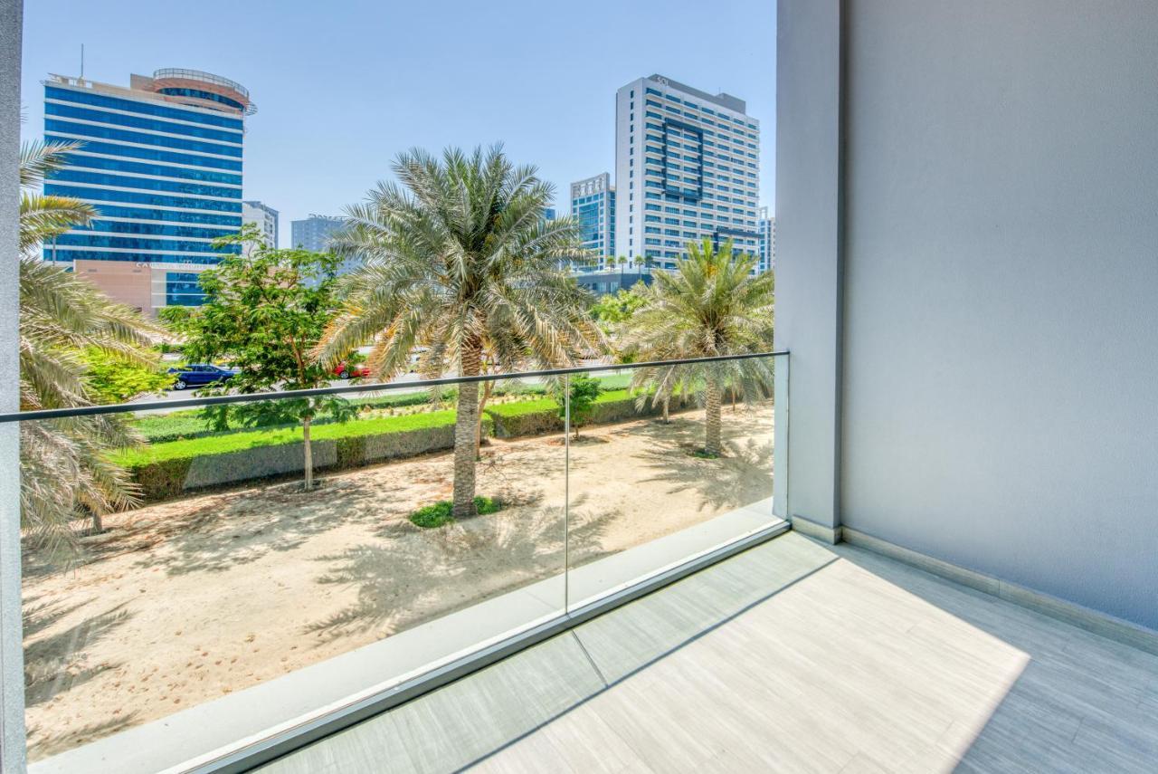 Sol Living - Sol Avenue Apartment Дубай Екстериор снимка
