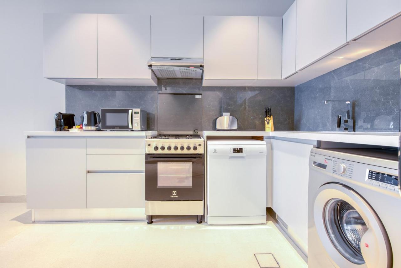 Sol Living - Sol Avenue Apartment Дубай Екстериор снимка