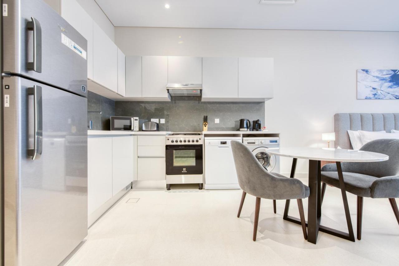 Sol Living - Sol Avenue Apartment Дубай Екстериор снимка
