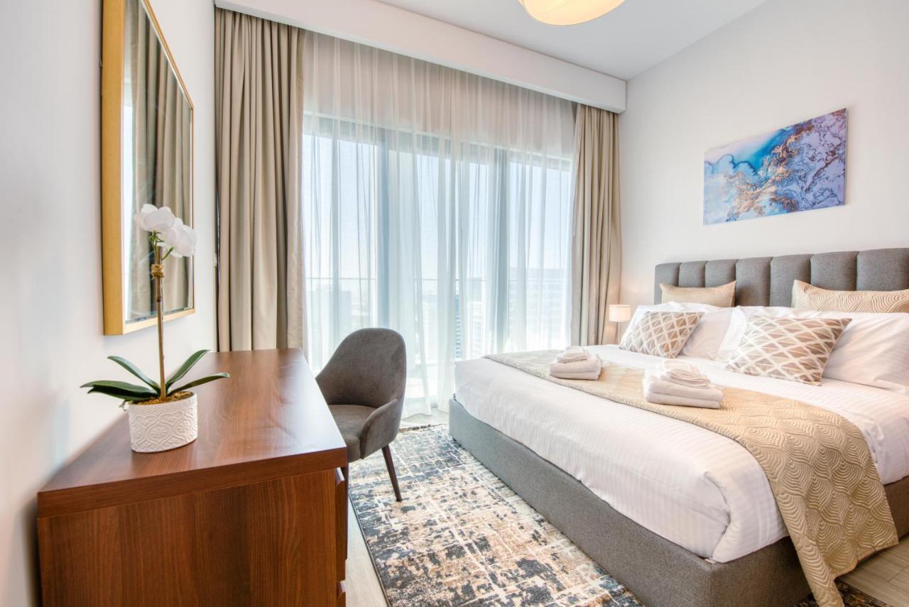 Sol Living - Sol Avenue Apartment Дубай Екстериор снимка