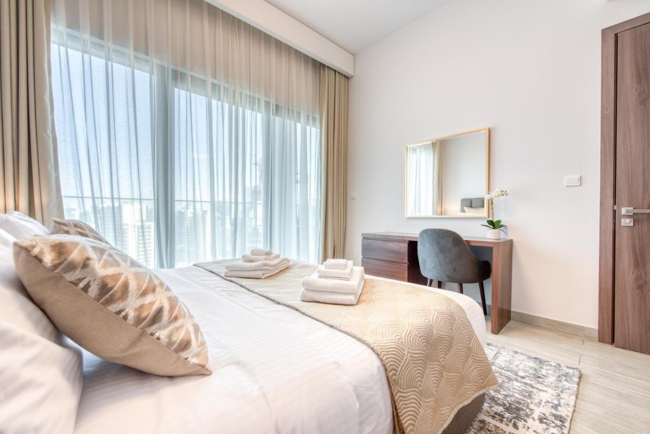 Sol Living - Sol Avenue Apartment Дубай Екстериор снимка