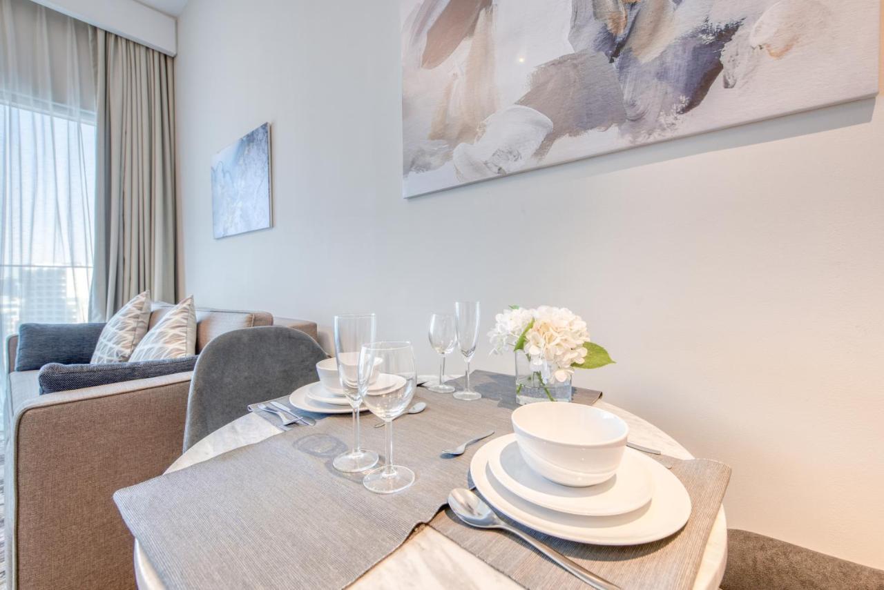 Sol Living - Sol Avenue Apartment Дубай Екстериор снимка