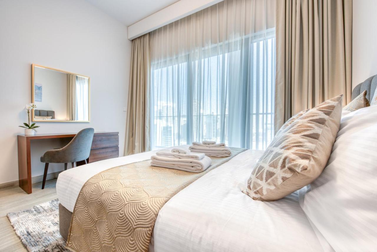 Sol Living - Sol Avenue Apartment Дубай Екстериор снимка