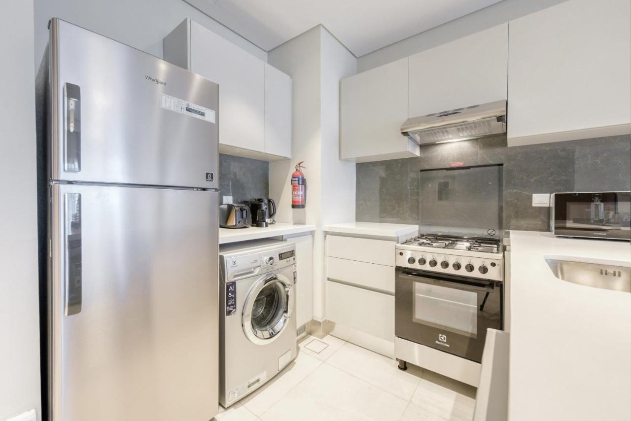 Sol Living - Sol Avenue Apartment Дубай Екстериор снимка