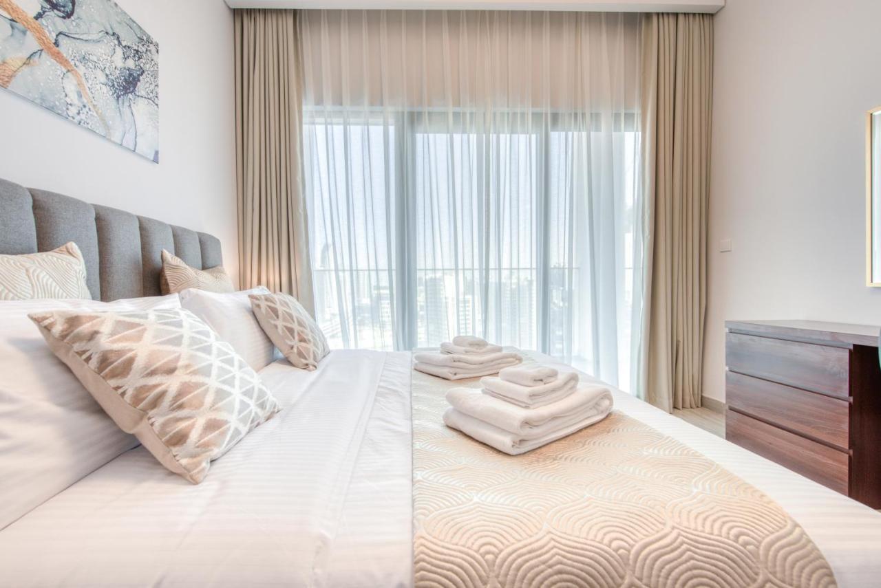 Sol Living - Sol Avenue Apartment Дубай Екстериор снимка