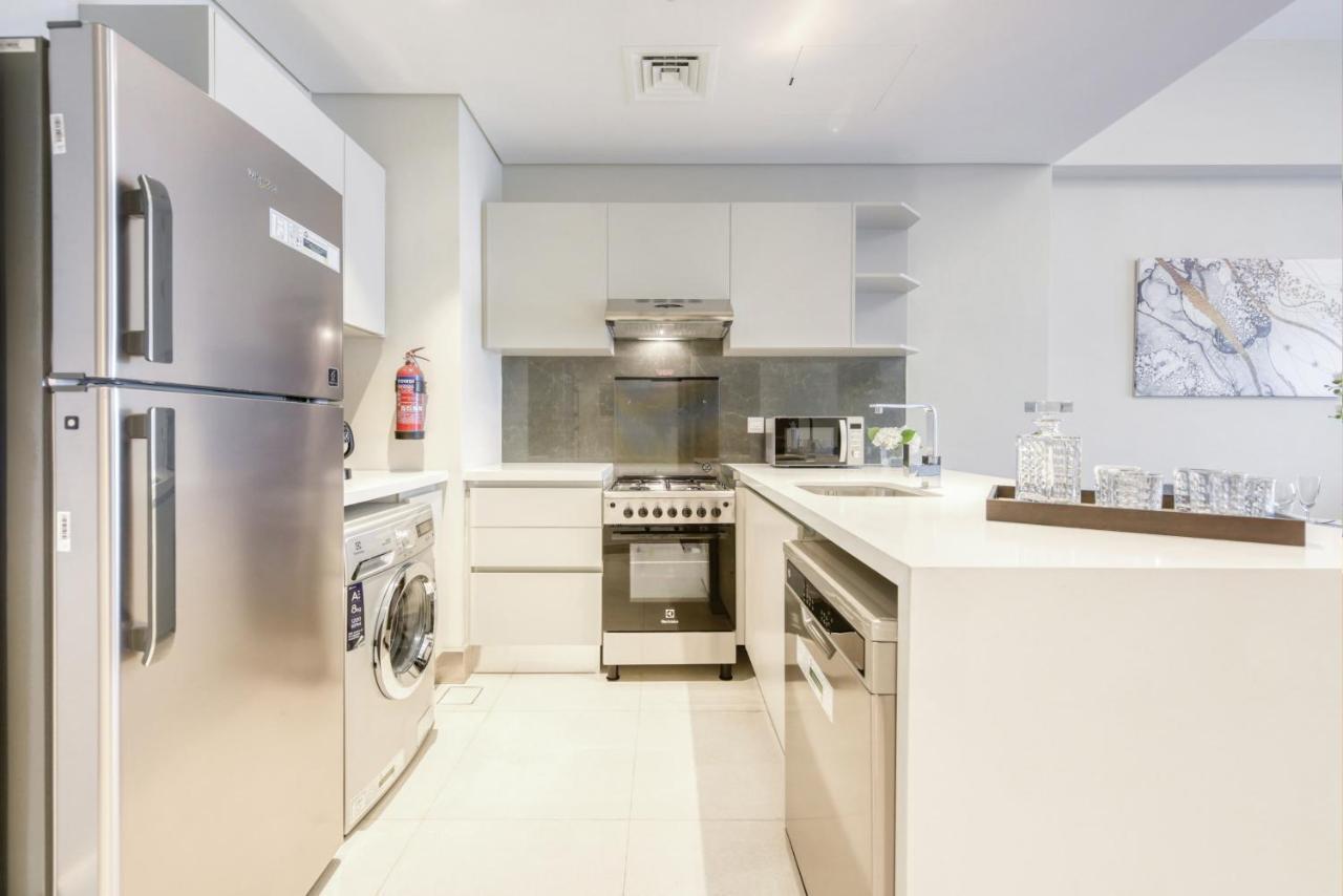 Sol Living - Sol Avenue Apartment Дубай Екстериор снимка